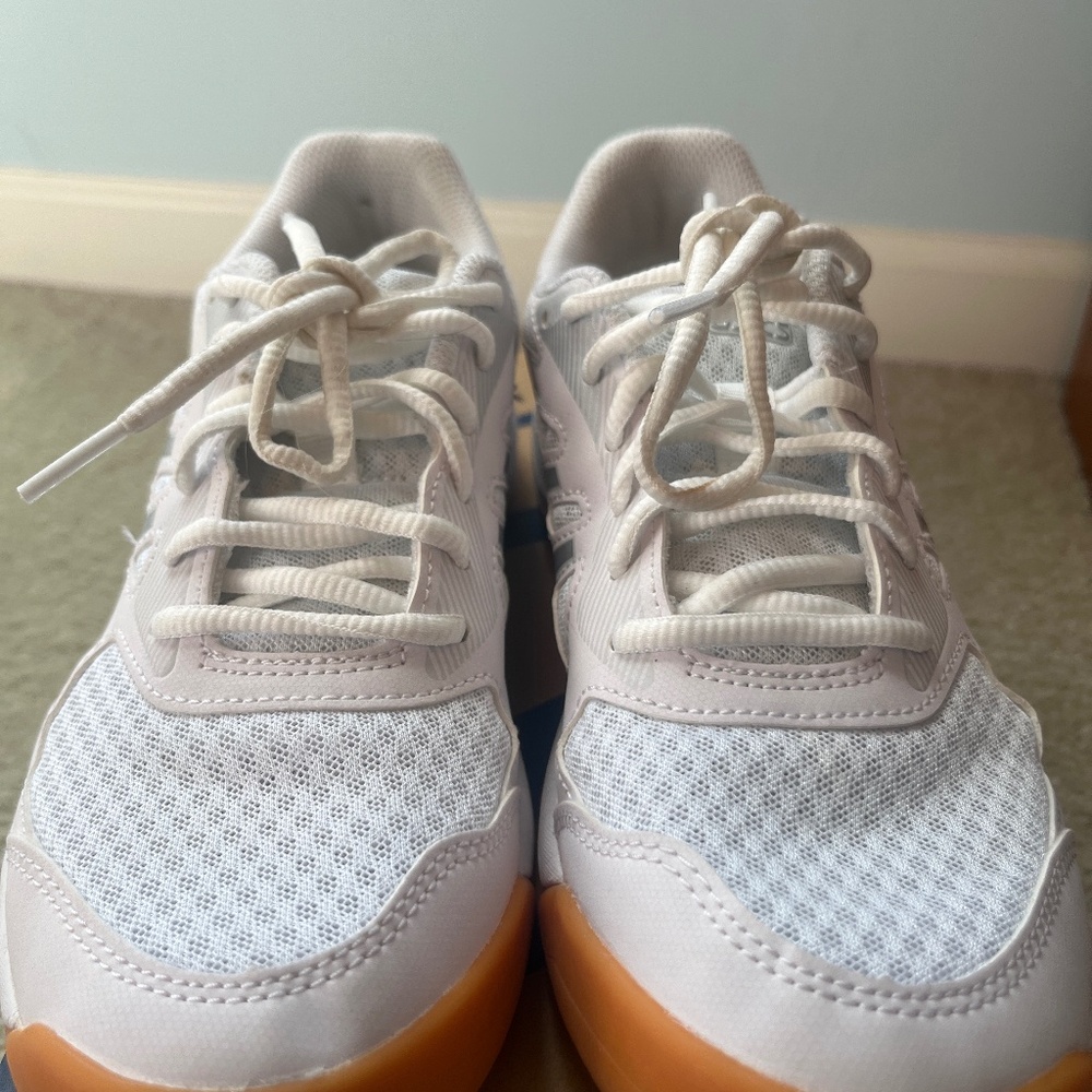 Asics Upcourt 5 White/Pure Silver Women’s Size 8